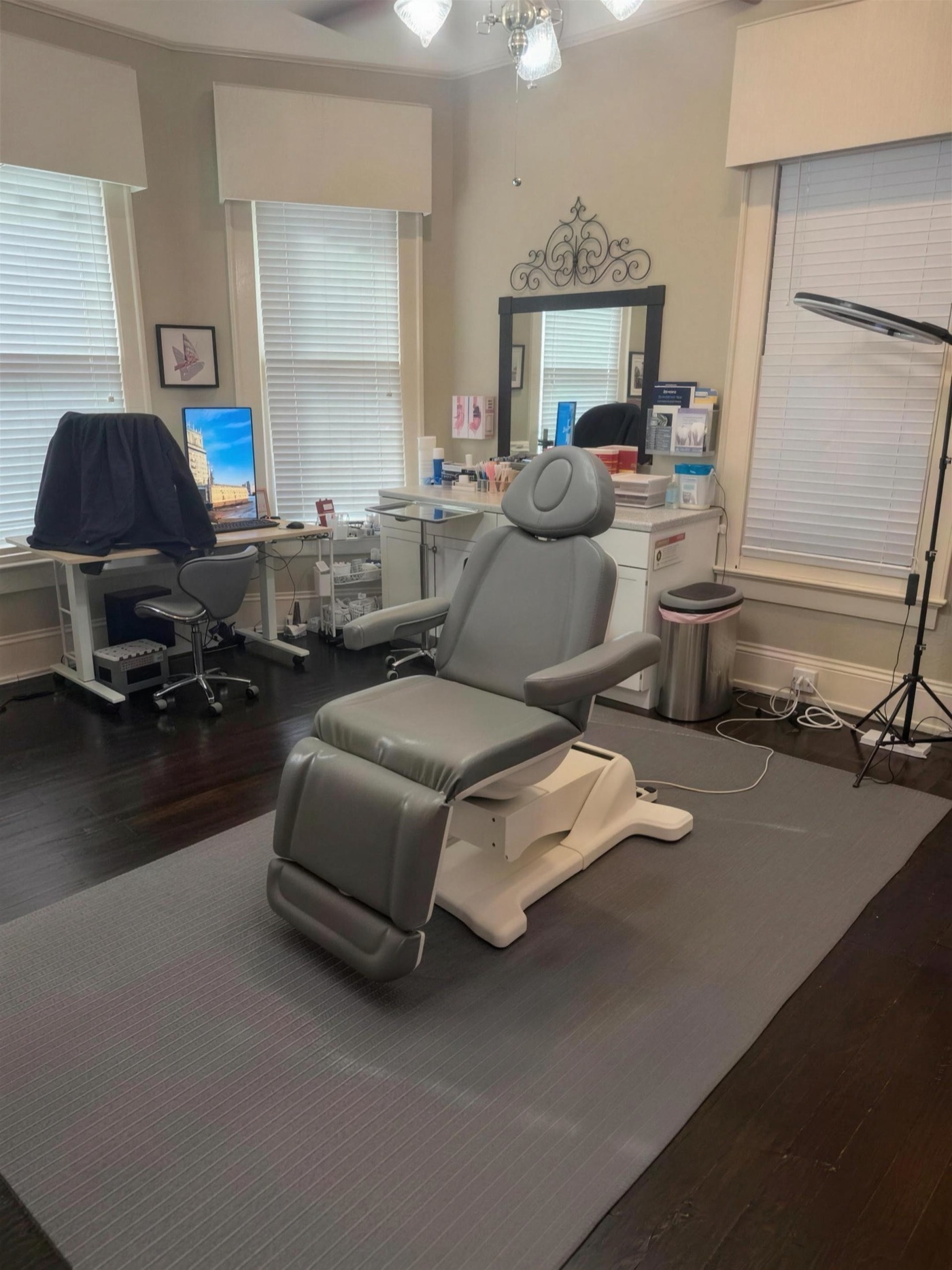 How Dermal Fillers Can Restore Facial Volume and Smooth Lines